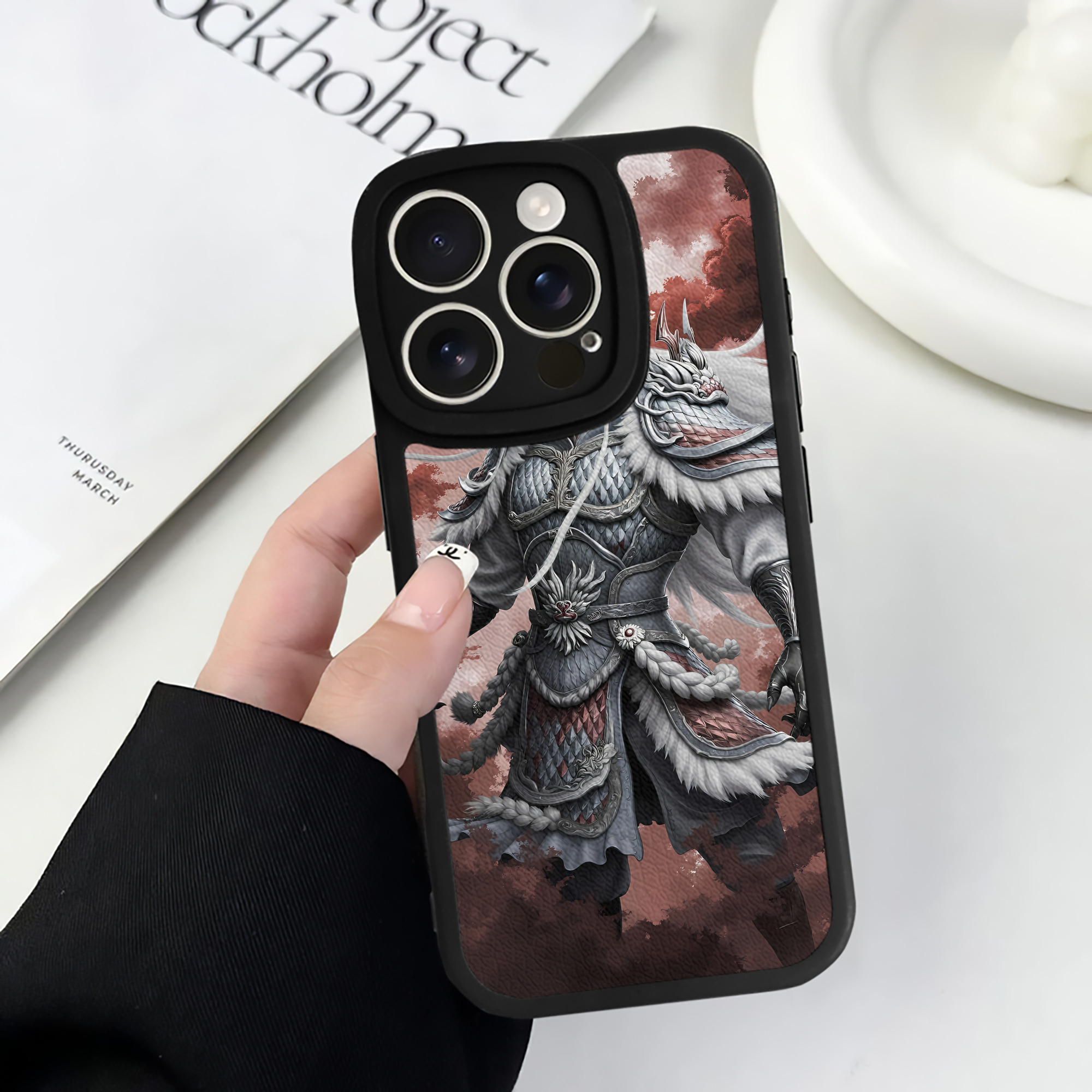 （画像用） Ne Zha 2 ナタ 魔童の大暴れ 【iPhone 16シリーズ対応】シリコンスマホケース（レザー調） 材質：シリコン